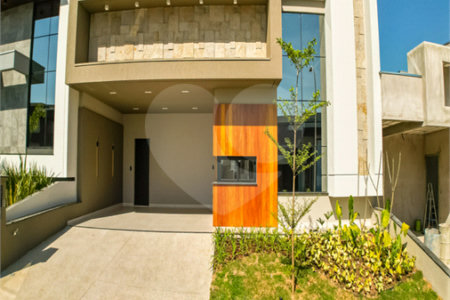 Casa Térrea Maria Candida - Indaiatuba/SP - R$ 2.150.000,00 - Área Total 300,00 m² - Área Construída 195,00 m² - TÉRREA - 03 suítes sendo a master com closet; Escritório; Lavabo; Cozinha com cooktop, forno, micro-ondas e coifa; Móveis planejados na hall de entrada, sala,