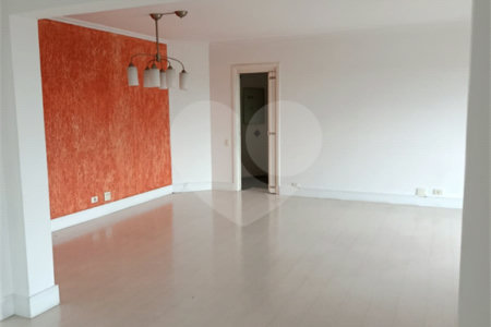 APARTAMENTO NO CAMPO BELO 137M² 3 DORMITÓRIOS