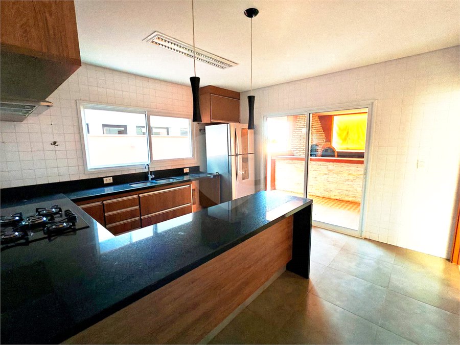 Exclusividade e Sofisticação no Swiss Park: O Sobrado Perfeito em São Carlos, com, 3 suites,2 salas, área Gourmet, persianas blackout automatizadas.