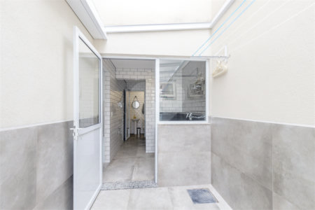 Casa à venda com 4 quartos, sendo 2 suítes, no condomínio Residencial Vila Lagos, São Paulo - SP