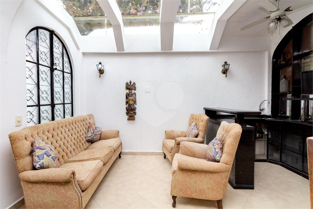 Casa Térrea à venda na Saúde c/285 m2 - Terreno de 392,50 m2 - 3 Quartos/2 Suítes/3 Vagas