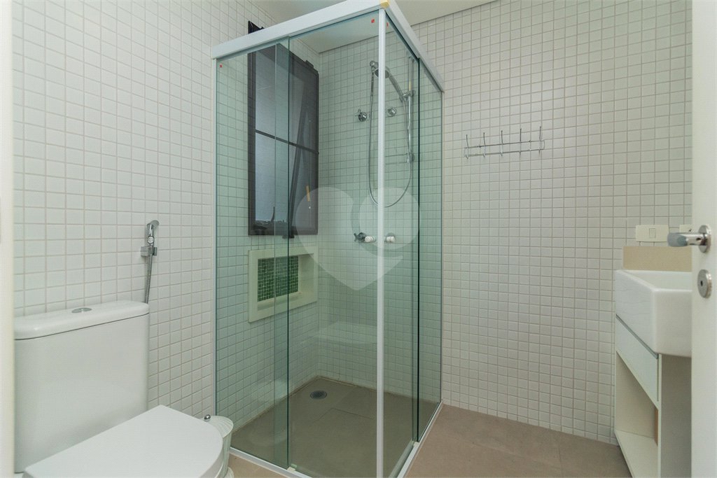 Imóvel 168m² Idea Zarvos com 3 suites, varanda na frente e na suíte, piscina, academia e 3 vagas Vila Madalena.
