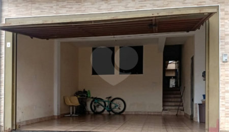 Sobrado à venda com 5 quartos, sendo 1 suíte, em Cidade Aracy, São Carlos, SP