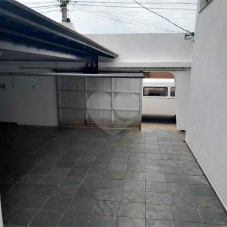 Linda casa para venda / Locação em bairro nobre