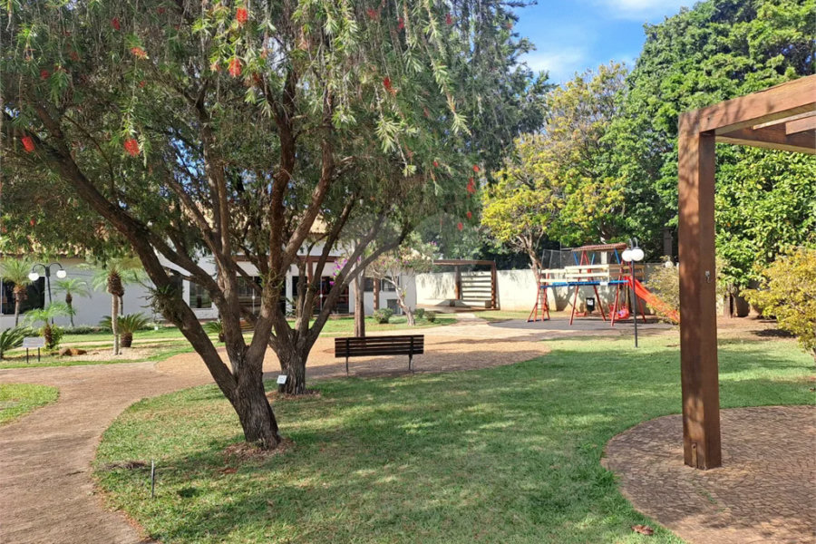 Linda Casa 3 dormitórios com piscina - R$ 950.000,00