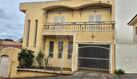 Sobrado à venda com 3 quartos, sendo 1 suíte,  no Centro, São Carlos, SP