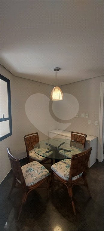 Apartamento à venda no Campo Belo de 245m² com 3 suítes e 3 vagas