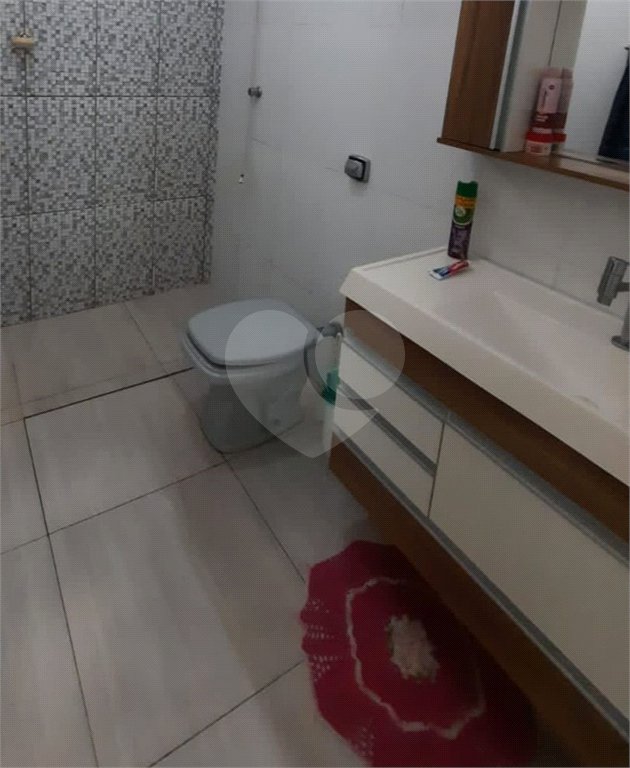 Casa Térrea com 2 dormitórios.