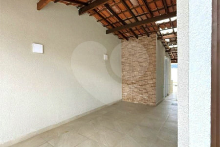 Casa térrea para venda com 02 dormitórios e 02 vagas de garagem em Atibaia