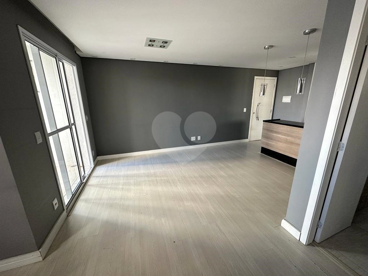 Apartamento MOBILIADO à venda. ÓTIMA OPORTUNIDADE!