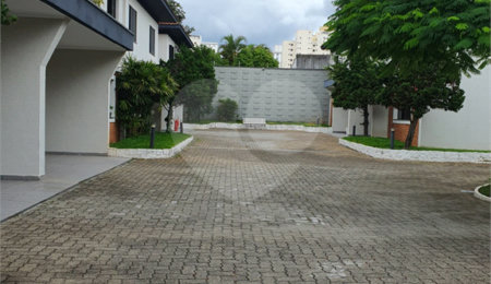 Casa à venda com 2 quartos, sendo 1 suíte, no condomínio Flamboyant, São Paulo - SP