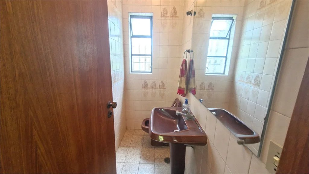 Sobrado à venda com 3 quartos, sendo 1 suíte, em Cidade São Francisco, São Paulo, SP