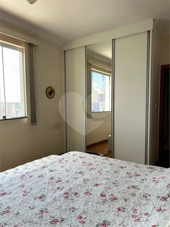 Apartamento amplo com 02 dormitórios, 01 suíte