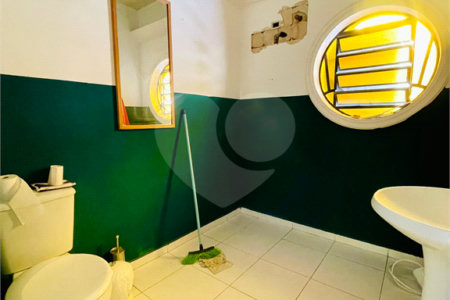 Linda casa com 600 m² e 6 vagas de garagem à venda próximo ao metrô Ana Rosa!!