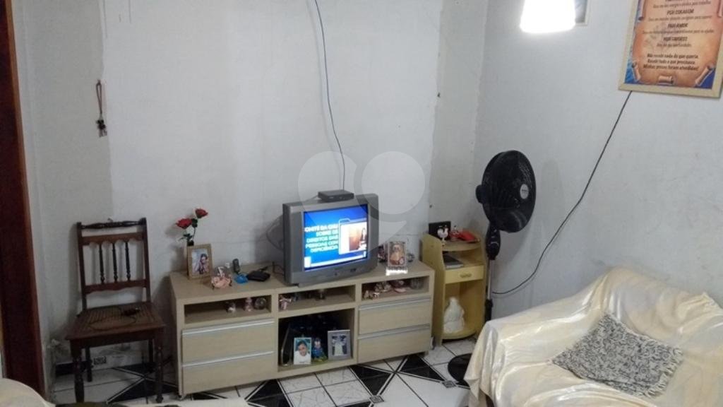 Ótima Casa térrea na Vila Dom Pedro com 2 casas