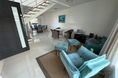 Casa à venda com 3 suites e 5 vagas na Vila Augusta