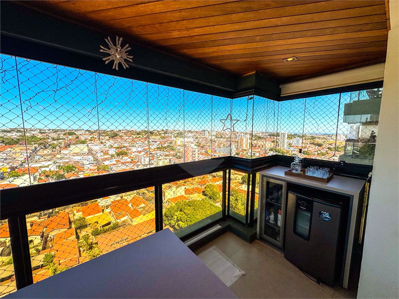 Apartamento à Venda no Centro de São Carlos - com 3 Suítes.