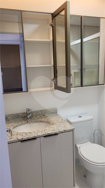 Apartamento de 2 quartos mobiliado à venda no Paraíso