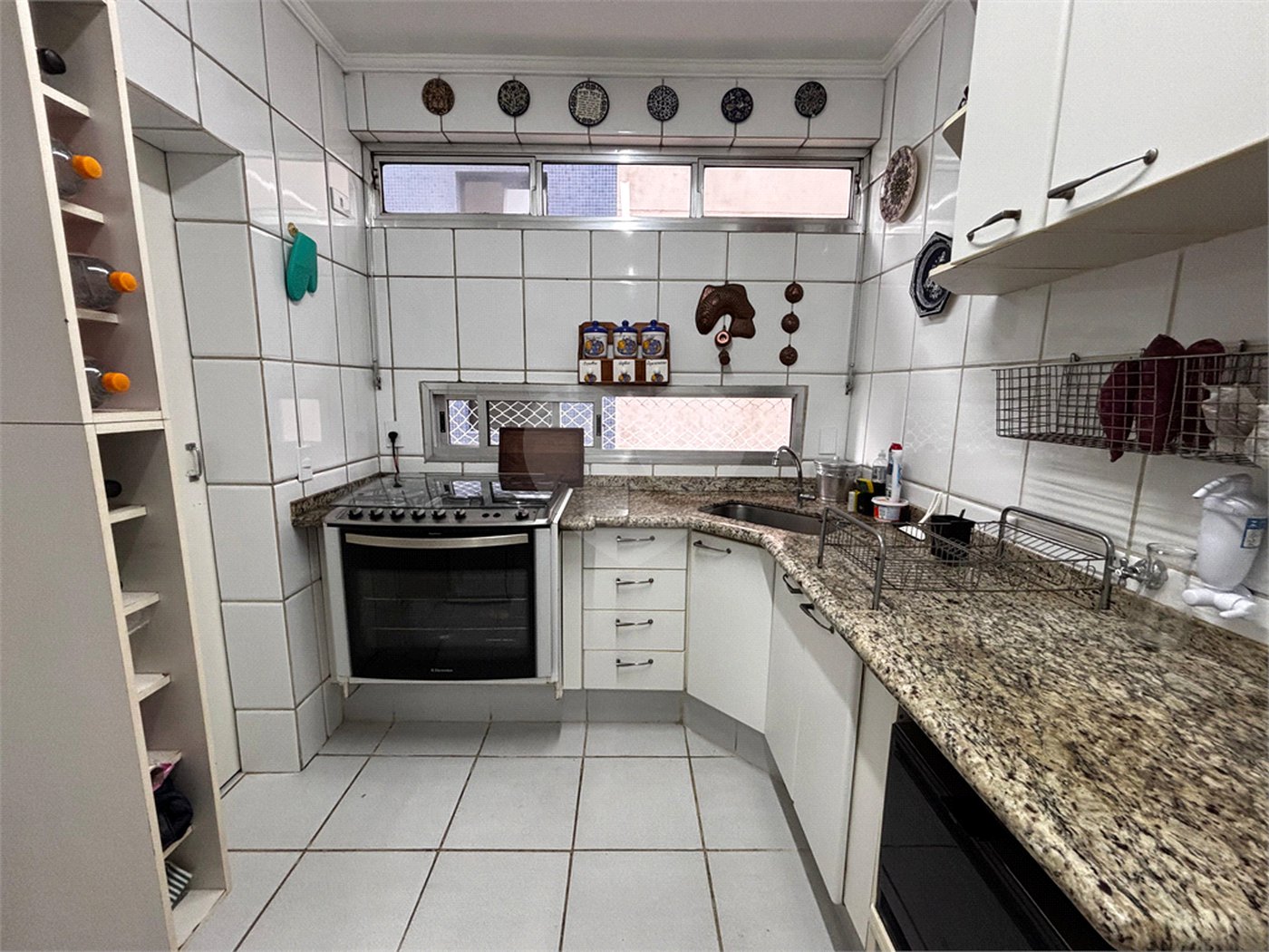 APARTAMENTO BAIRRO PARAÍSO COM 146 M² ÚTEIS - 2 VAGAS.