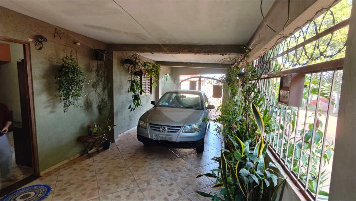 Oportunidade Única no Santa Felícia: Casa 3 dormitórios, Conforto, Espaço de Sobra e a Melhor Localização de São Carlos!