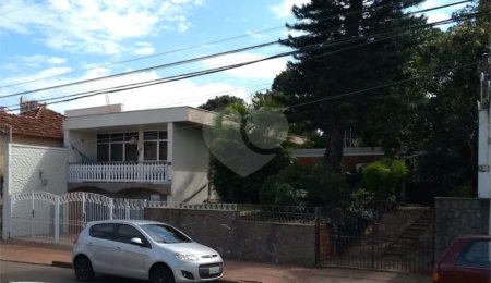 Casa à venda com 3 quartos, sendo 1 suíte,  no Centro, São Carlos, SP