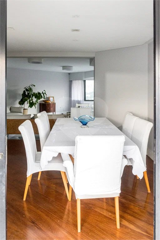 VILA NOVA CONCEIÇÃO - 216 M² - 4 VAGAS