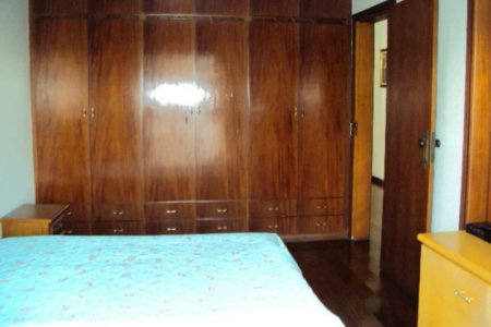Sobrado à venda 400m² com 4 quartos, sendo 2 suítes, 6 vagas no Jardim Peri Peri próximo metrô Vila Sônia