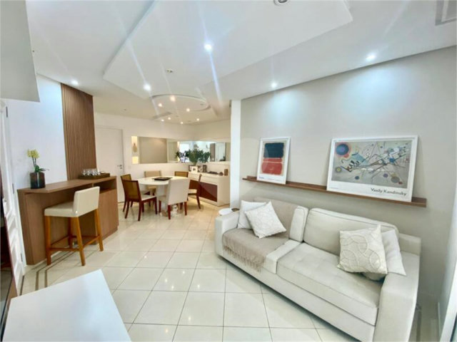 Apartamento à venda com 3 quartos, sendo 1 suíte,  em Vila Mariana, São Paulo, SP