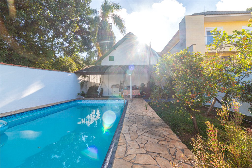 Casa à venda com 3 quartos, sendo 1 suíte,  em Chácara Monte Alegre, São Paulo, SP