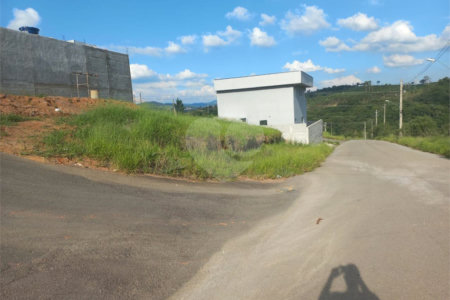 Terreno de Esquina em Loteamento Novo - Oportunidade de Valorização!