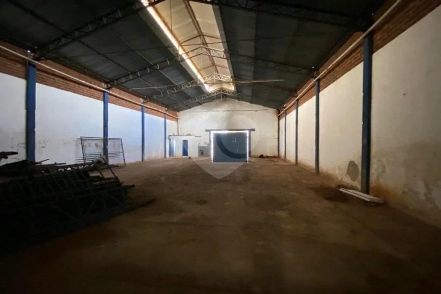 Terreno e Barracão comercial à venda ou locação, no bairro Santa Rosa - Piracicaba/SP.
