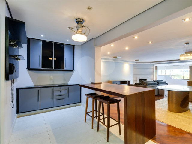 Apartamento à venda com 4 quartos, sendo 3 suítes,  em Granja Julieta, São Paulo, SP