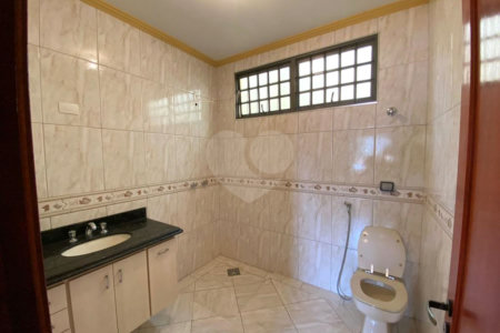Casa no Jardim Hikare