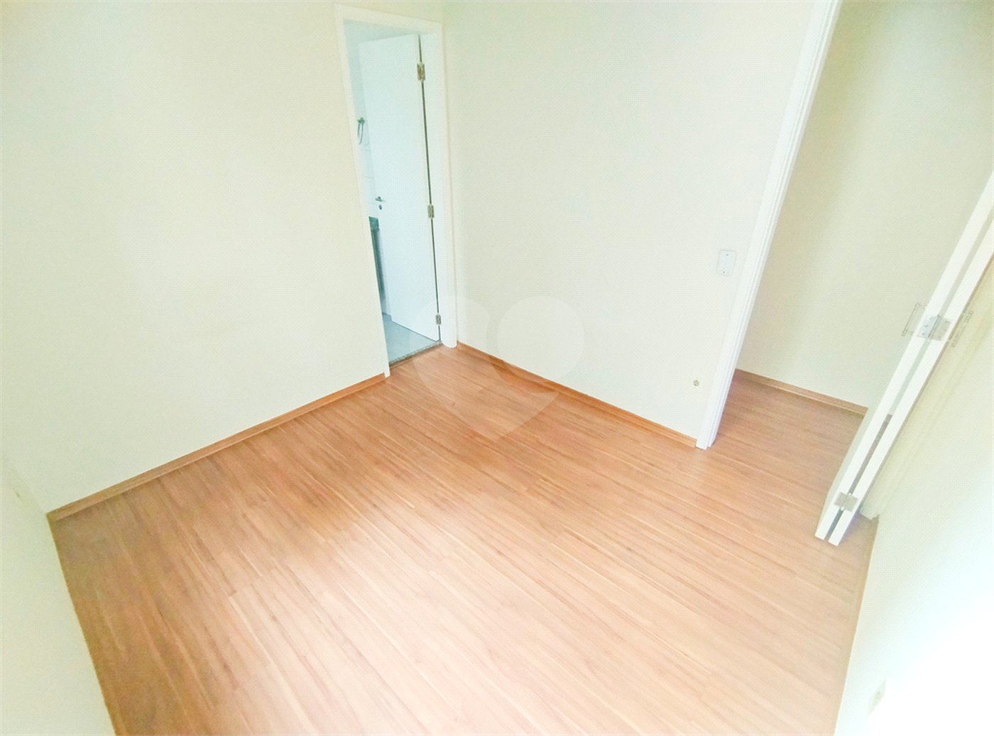Apartamento - Próximo do metro Saúde - 2 quartos - 1 suíte - varanda - 2 vagas