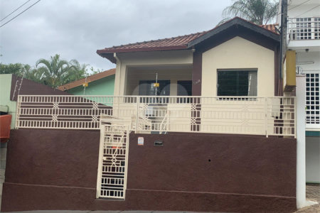 Casa para venda no Centro.