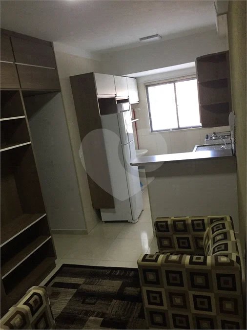VENDE-SE STUDIO MOBILIADO CENTRO DE SÃO CARLOS.
