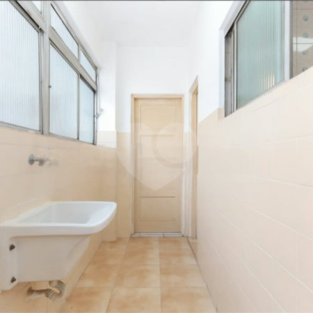 Apartamento espaçoso próximo ao Metrô Santa Cecília com forte potencial de valorização