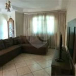 Casa com 205m² , 3 dormitórios , sendo todos suítes , 5 vagas , á venda no bairro Bangú em Santo André.