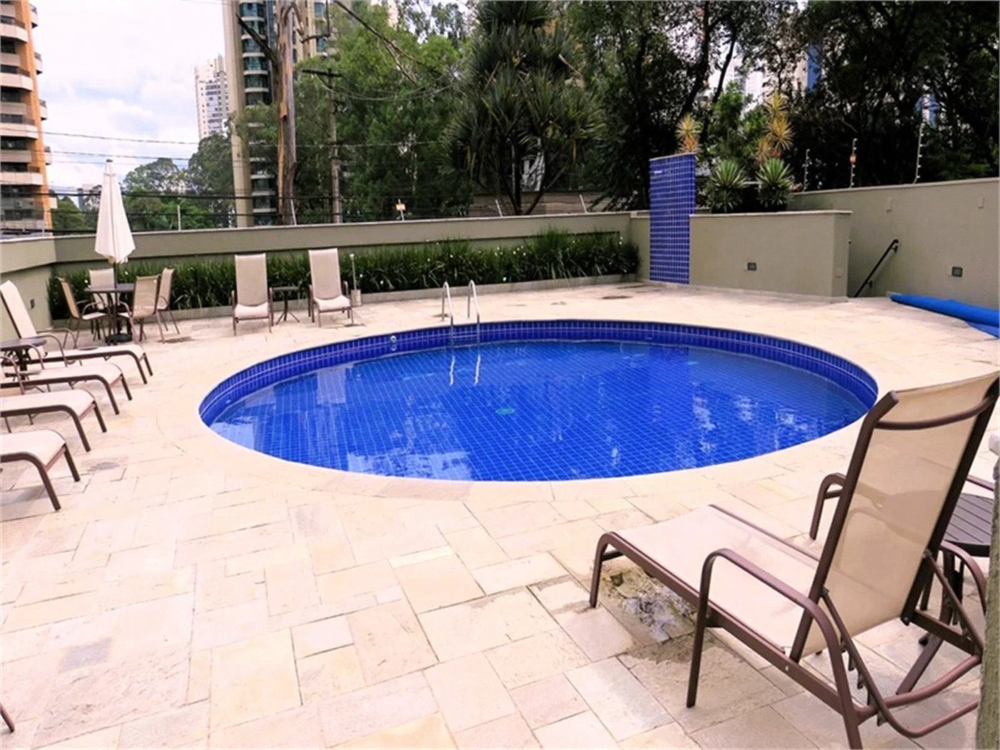 Apartamento à venda com 3 quartos, sendo 1 suíte,  em Jardim Sul, São Paulo, SP