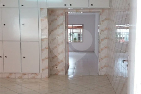 Casa com 125m² , 2 dormitórios , 2 vagas , à venda no Jardim Las Vegas em Santo André.