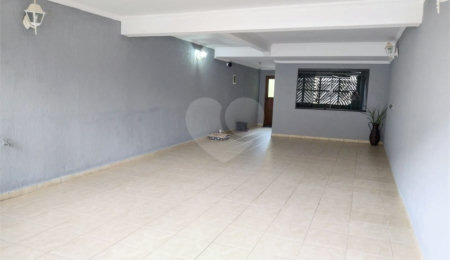 Casa à venda com 4 quartos, sendo 1 suíte,  em Jardim Las Vegas, Santo André, SP