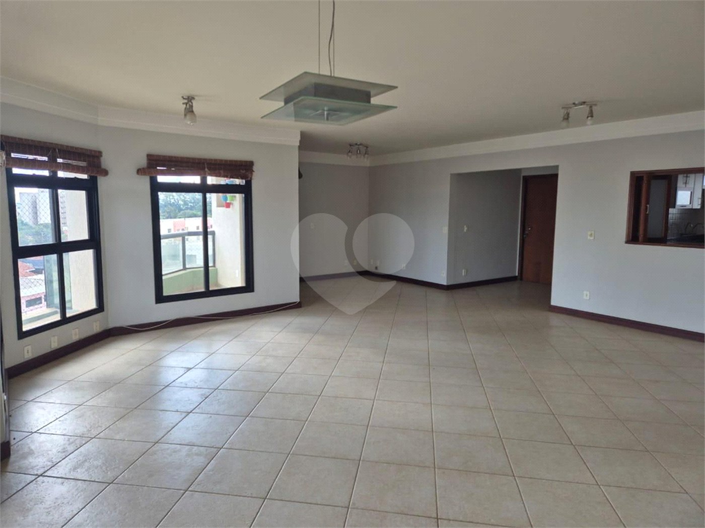 Apartamento de Alto Padrão no Edifício Taiamã – Centro da Cidade