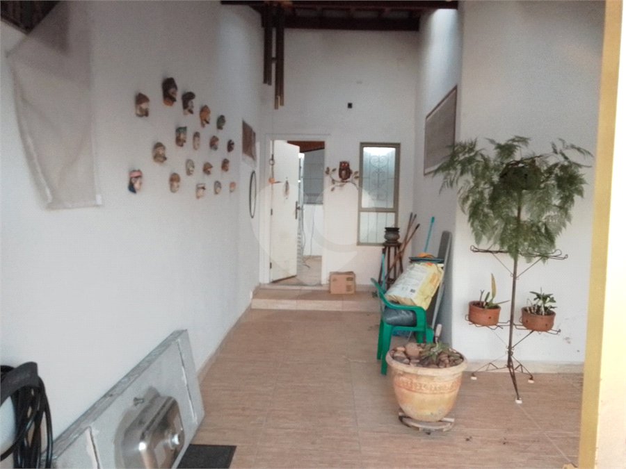 CASA À VENDA – BAIRRO SANTA FELÍCIA