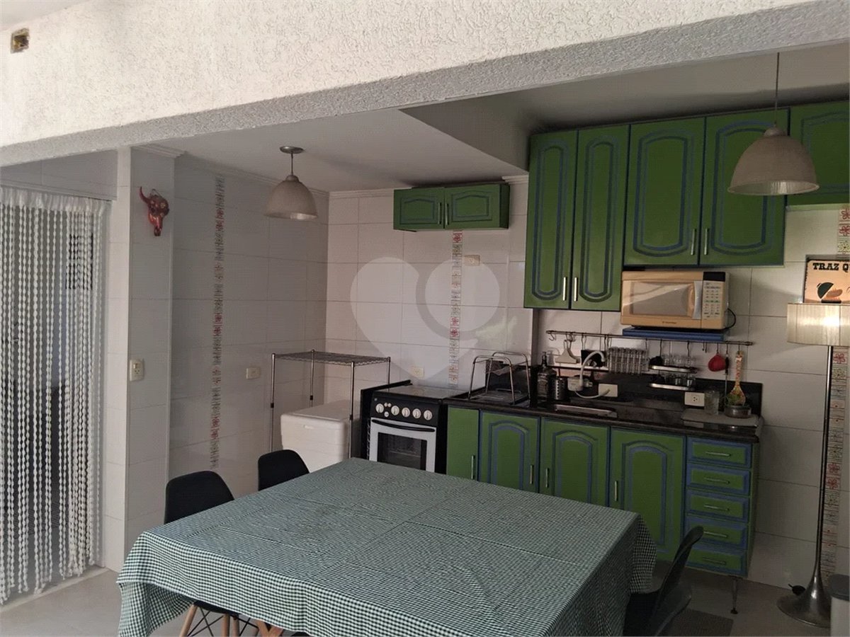 Casa à Venda na Vila Rosália | 4 Dorms, Área Gourmet e Rua Sem Saída