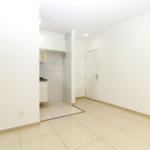Apartamento com 02 dormitórios, sendo 1 suíte com 02 vagas de garagem