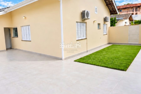 Casa para alugar com 3 quartos, sendo 1 suíte, no condomínio Bela Vita, Atibaia - SP