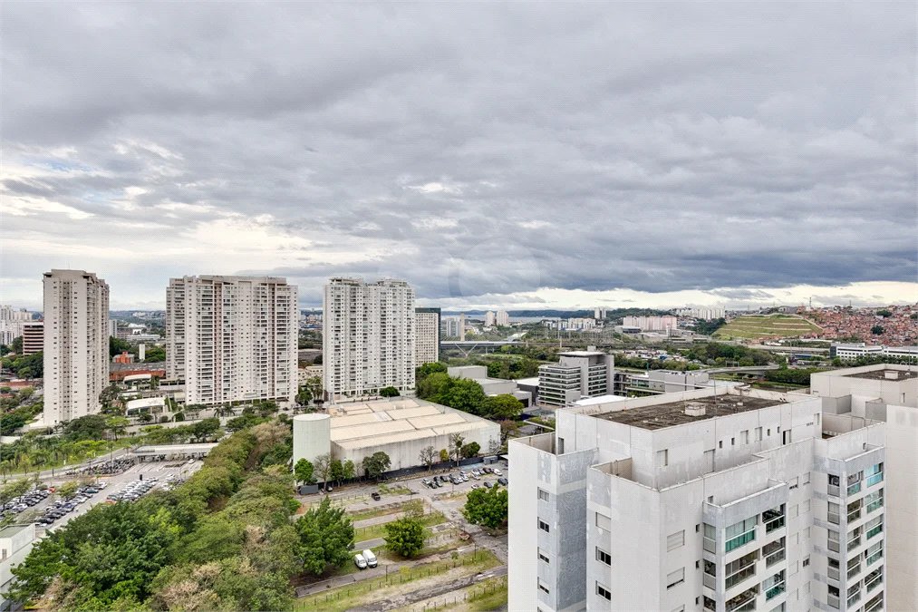 Apartamento à venda com 2 suítes em Santo Amaro, São Paulo, SP