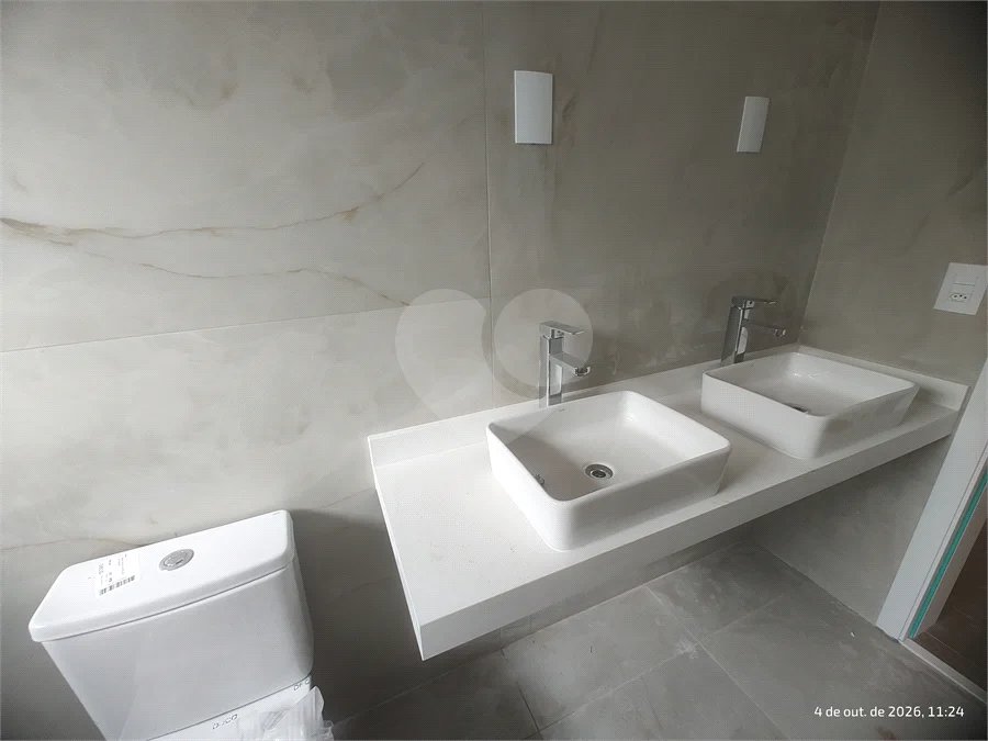 Casa exclusiva em Atibaia de alto padrão com 3 suítes, piscina, espaço gourmet, condomínio fechado, aceita financiamento