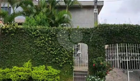 Sobrado à venda com 3 quartos, sendo 1 suíte,  em Vila Vessoni, São Paulo, SP