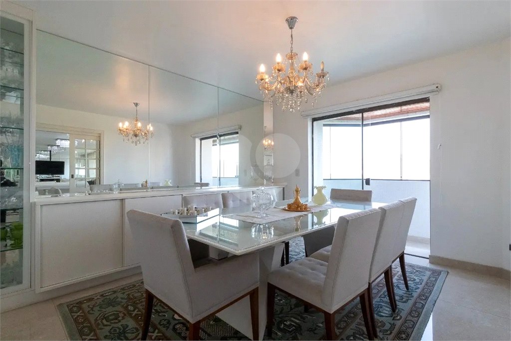 Apartamento à Venda com 260m² - Aclimação